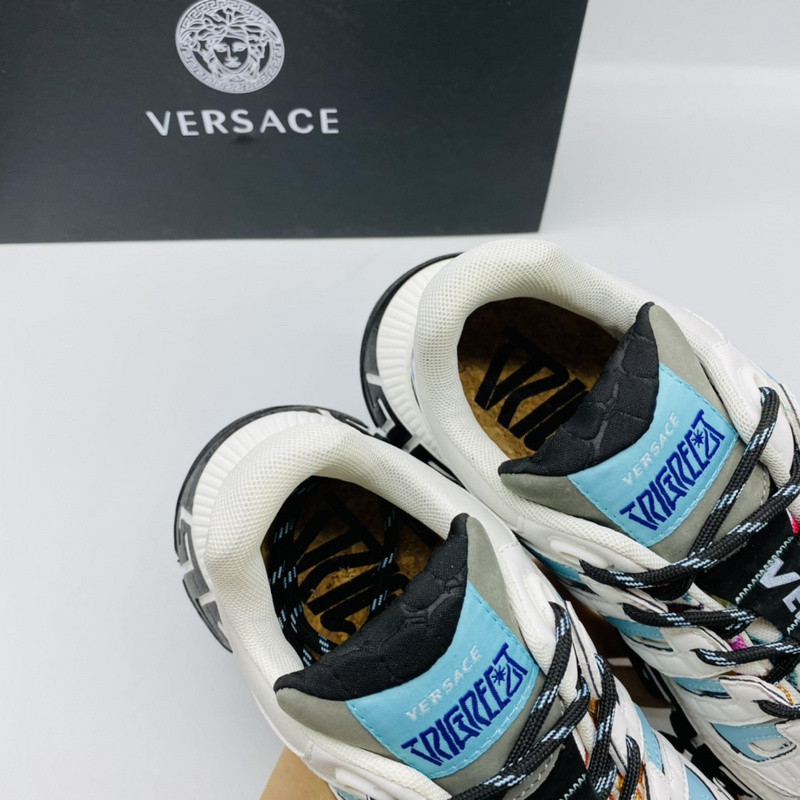 vs chain reaction sneakers